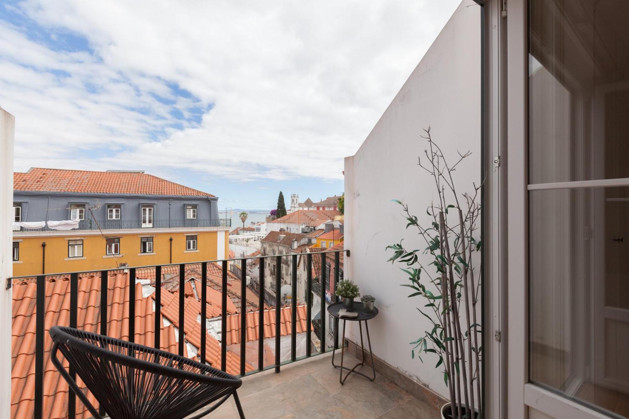 Apartament Flh Portas Do Sol Duplex With Terrace Lizbona Zewnętrze zdjęcie